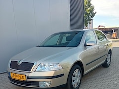 Skoda Octavia - 1.6 FSI Elegance APK 01 2026 TREKHAAK AIRCO