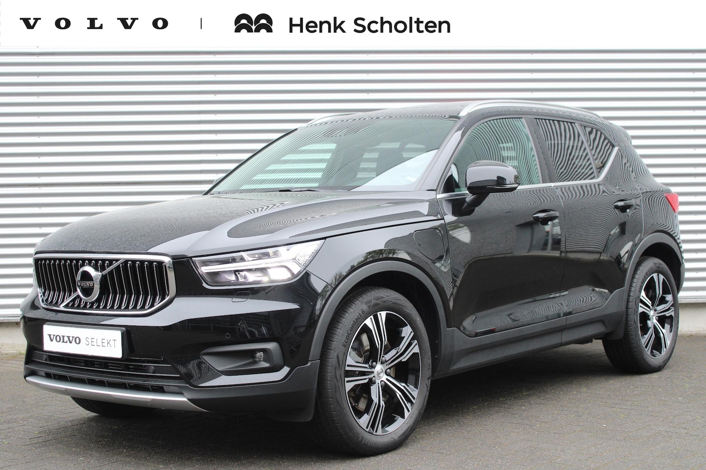 Volvo XC40 - 1.5 T4 Recharge R-Design| Elektrisch glazen panorama-dak |Onyx Black metallic |Semi Elektr - AutoWereld.nl