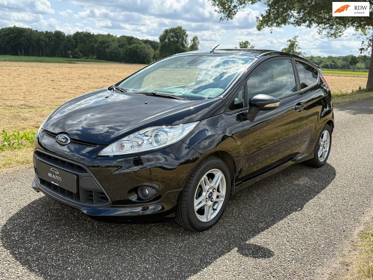 Ford Fiesta - 1.6 Sport AIRCO / PARKEERSENSOREN / NIEUWE APK - AutoWereld.nl