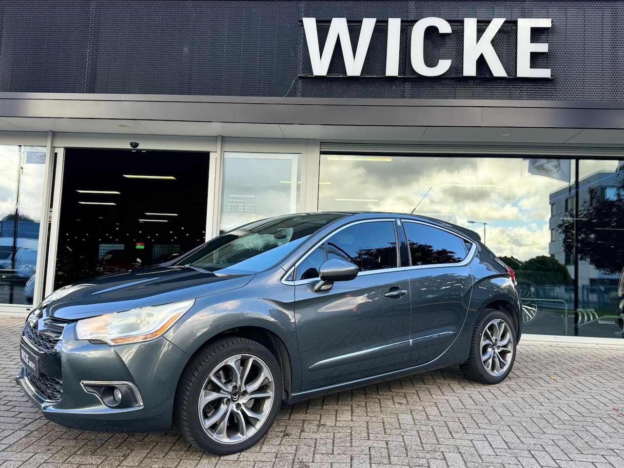 Citroën DS4 - 1.6 THP Sport Chic Leder Navigatie PDC 200 PK 6bak - AutoWereld.nl