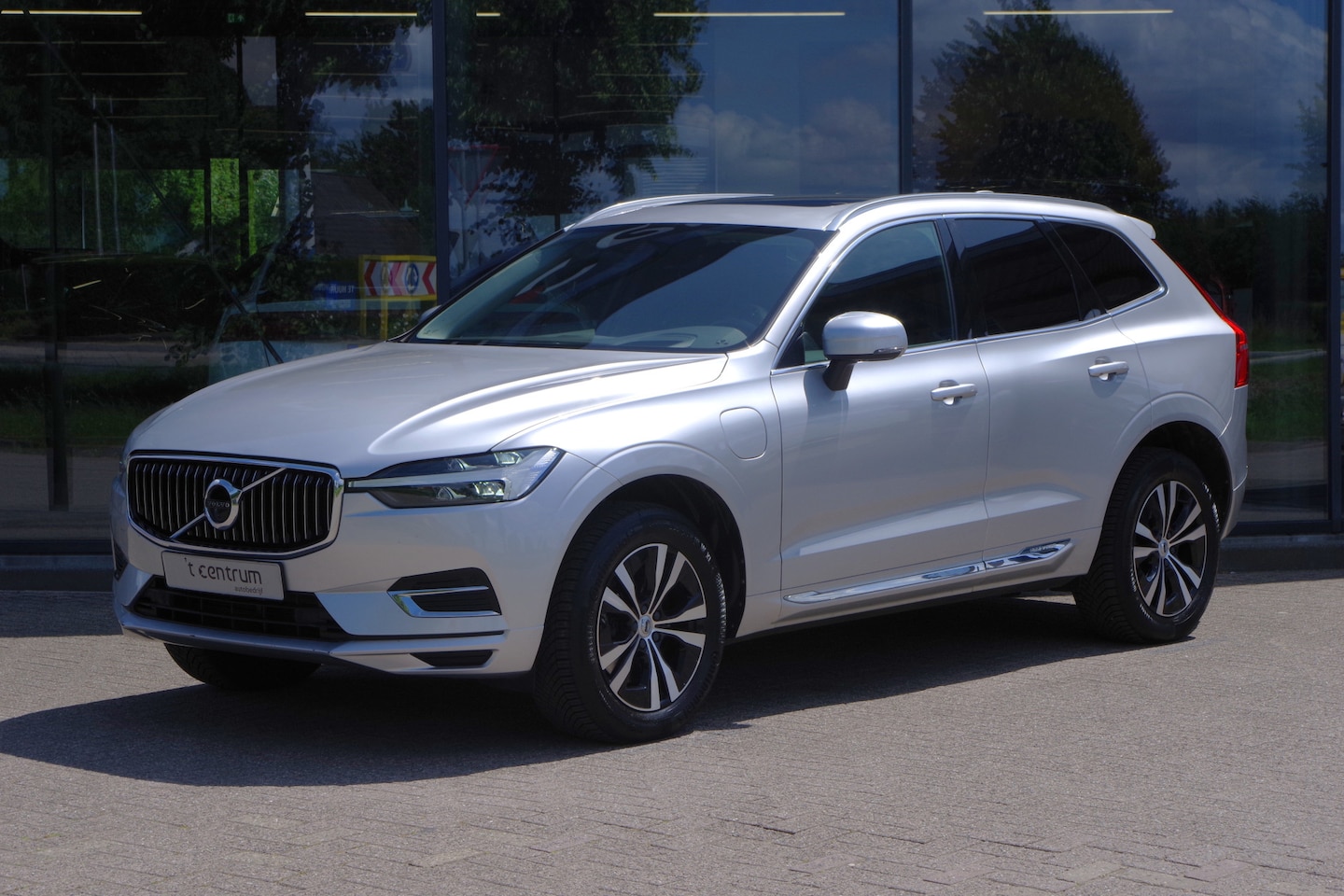 Volvo XC60 - 2.0 Recharge T6 AWD 340 PK Inscription PHEV, Panoramadak, Elek. Trekhaak, Winterpakket, He - AutoWereld.nl