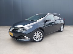 Toyota Auris Touring Sports - 1.8 Hybrid Lease pro PANO DAK CAMERA PARK ASSIST HALF LEER LED NAVI CRUISE ECC TREKHAAK