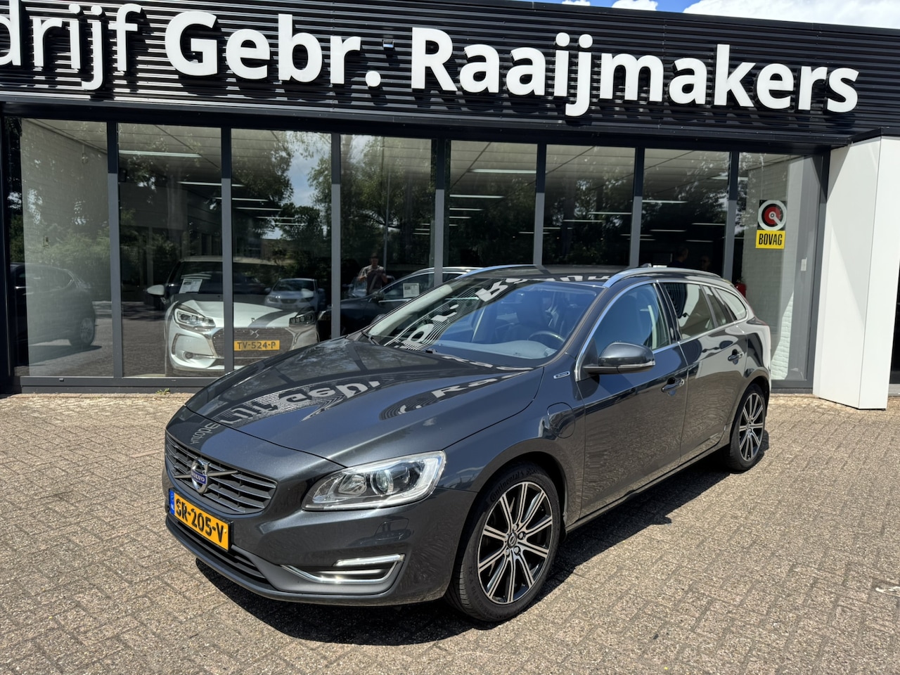 Volvo V60 - 2.4 D5 Twin Engine Summum*EXPORTPRIJS* - AutoWereld.nl