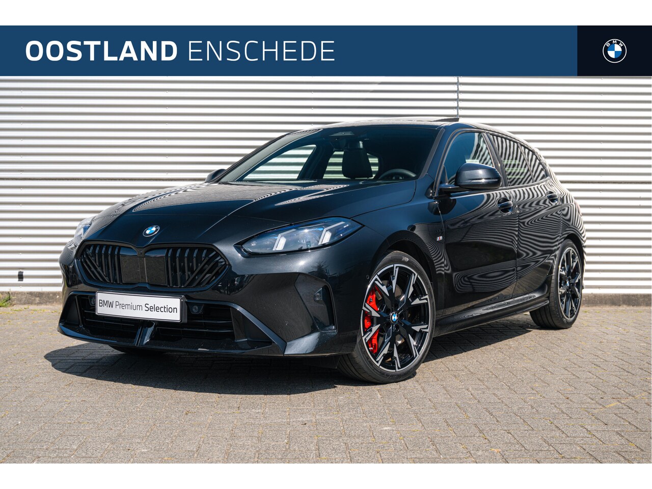 BMW 1-serie - 120 M Sport Automaat / Panoramadak / Sportstoelen / Adaptieve LED / M Adaptief onderstel / - AutoWereld.nl