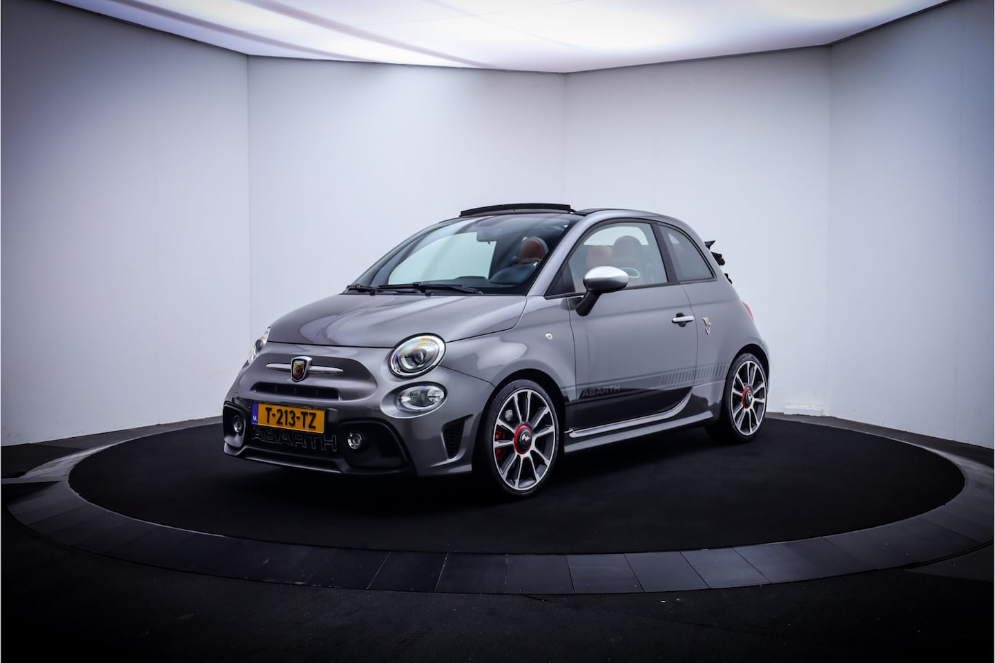 Fiat 500 C - 1.4T TURISMO 165Pk Abarth LEDER | NAVI | BLUETOOTH | PDC | LMV 17'' - AutoWereld.nl