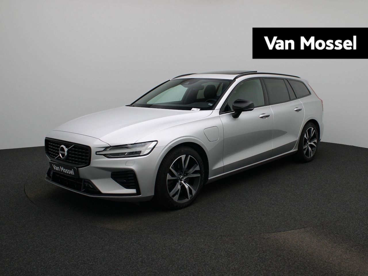 Volvo V60 - 2.0 T6 Recharge AWD R-Design | PANORAMADAK | TREKHAAK | STOELVERWARMING | CLIMATE CONTROL - AutoWereld.nl