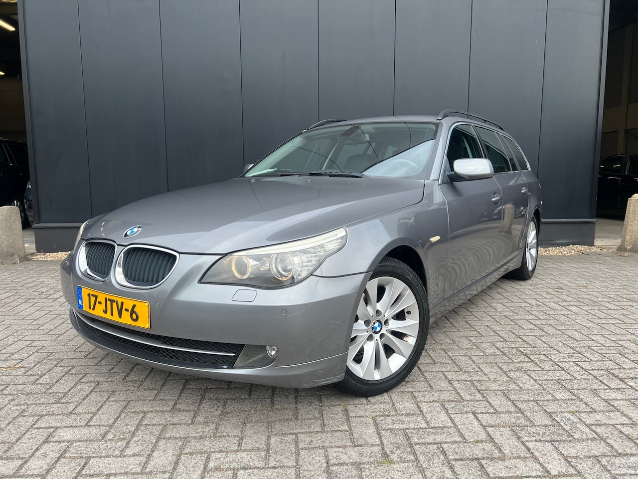 BMW 5-serie Touring - 520i '09 Aut/Leer/Navi/Lmv/OrgNl !! - AutoWereld.nl
