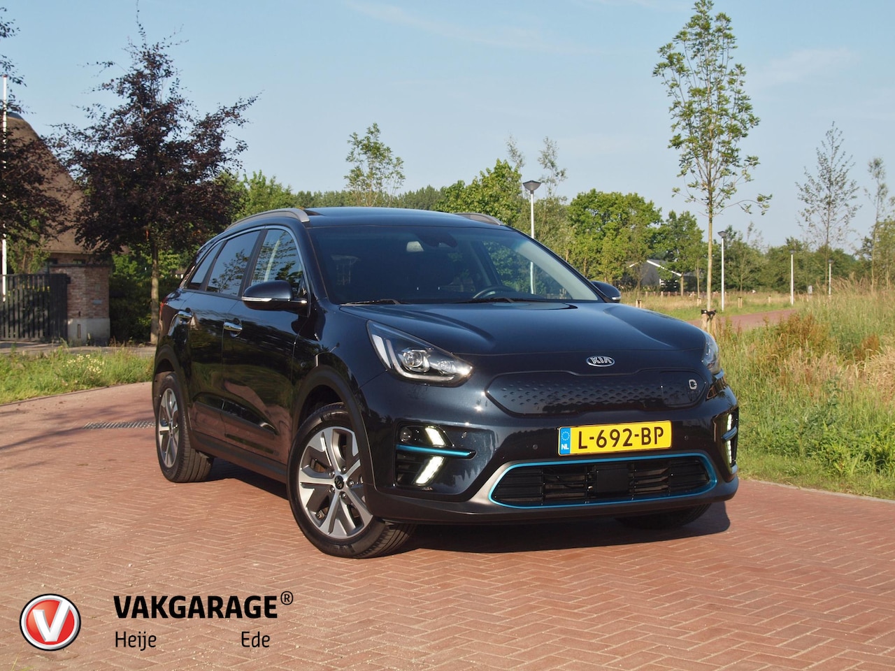Kia e-Niro - ExecutiveLine 64 kWh | Panoramadak | Camera | Apple Carplay | Cruise Control | JBL | - AutoWereld.nl