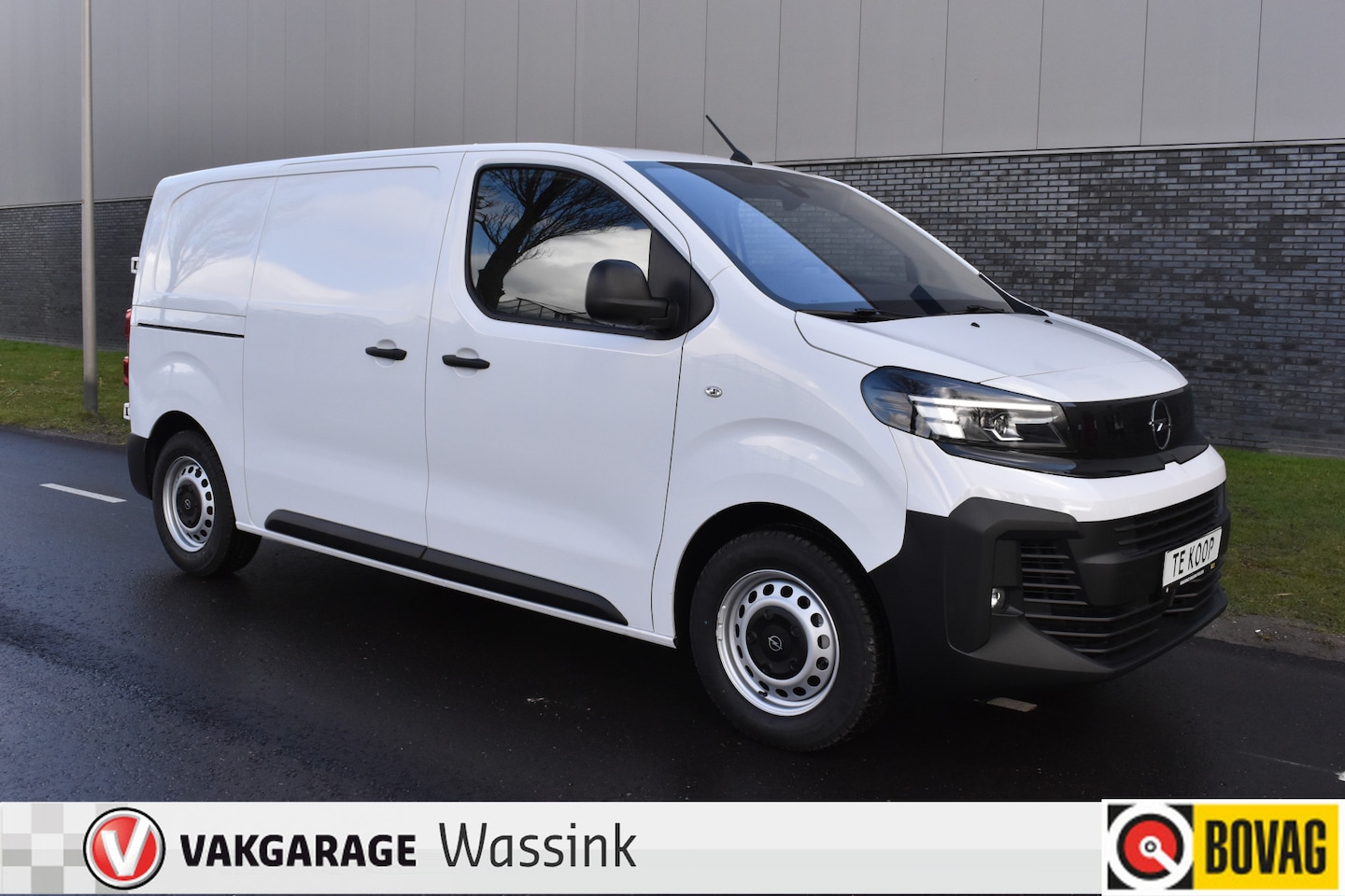 Opel Vivaro - 2.0 BlueHDi 145 S&S L2 Lengte 2, 3-zitter, automaat, camera, navi  BPM vrij Betimmering - AutoWereld.nl