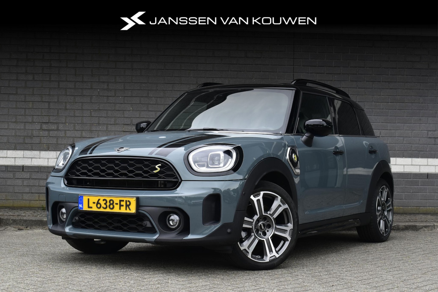 MINI Countryman - 2.0 Cooper S E ALL4 Chili / Pano / Lederen Sportstoelen / Stoelverwarming / Navi / Camera - AutoWereld.nl