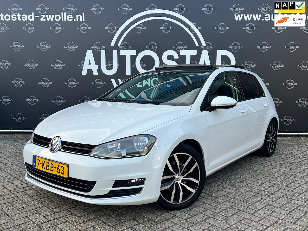 Volkswagen Golf - 1.4 TSI Highline NL-Auto/2e Eigenaar/Pano/NAP/Navi/Airco/APK - AutoWereld.nl