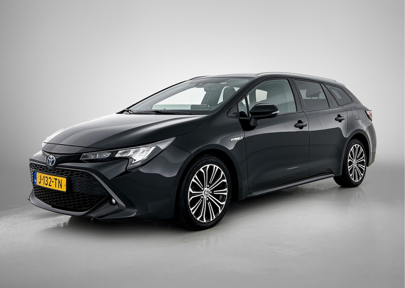 Toyota Corolla Touring Sports - 1.8 Hybrid Dynamic | Getinte ramen | 17 inch LM-velgen | Apple Carplay | Achteruitrijcamer - AutoWereld.nl