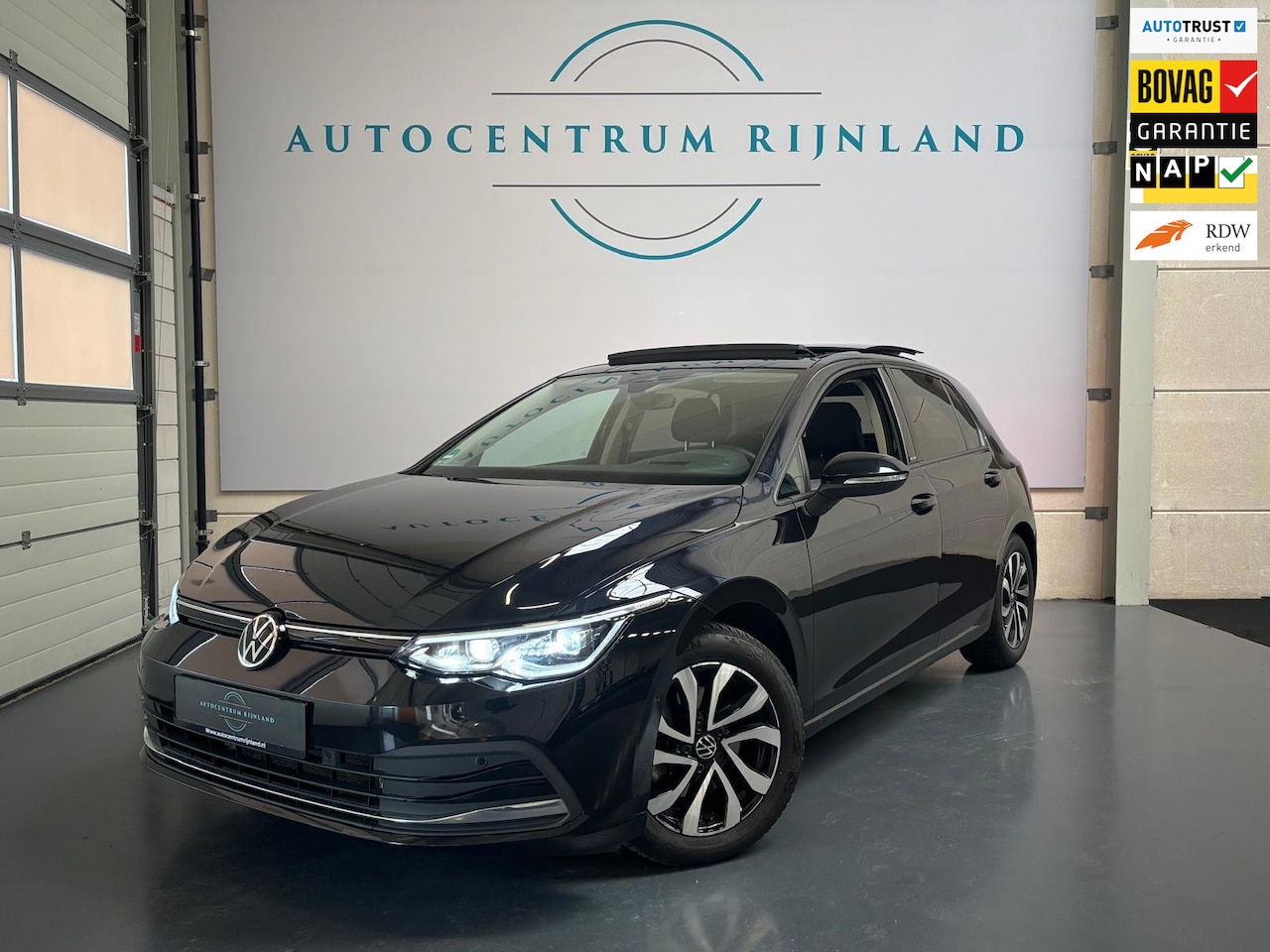 Volkswagen Golf - 2.0 TDI Active Business Pano/winter pakket /trekhaak 1 Jaar BOVAG GARANTIE FULL OPTIES - AutoWereld.nl