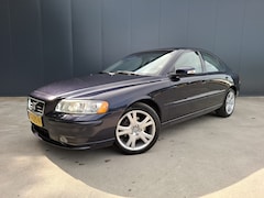 Volvo S60 - 2.4 5 CILINDER AUTOMAAT XENON TOUNGTIMER LEER NAVI CRUISE ECC TREKHAAK