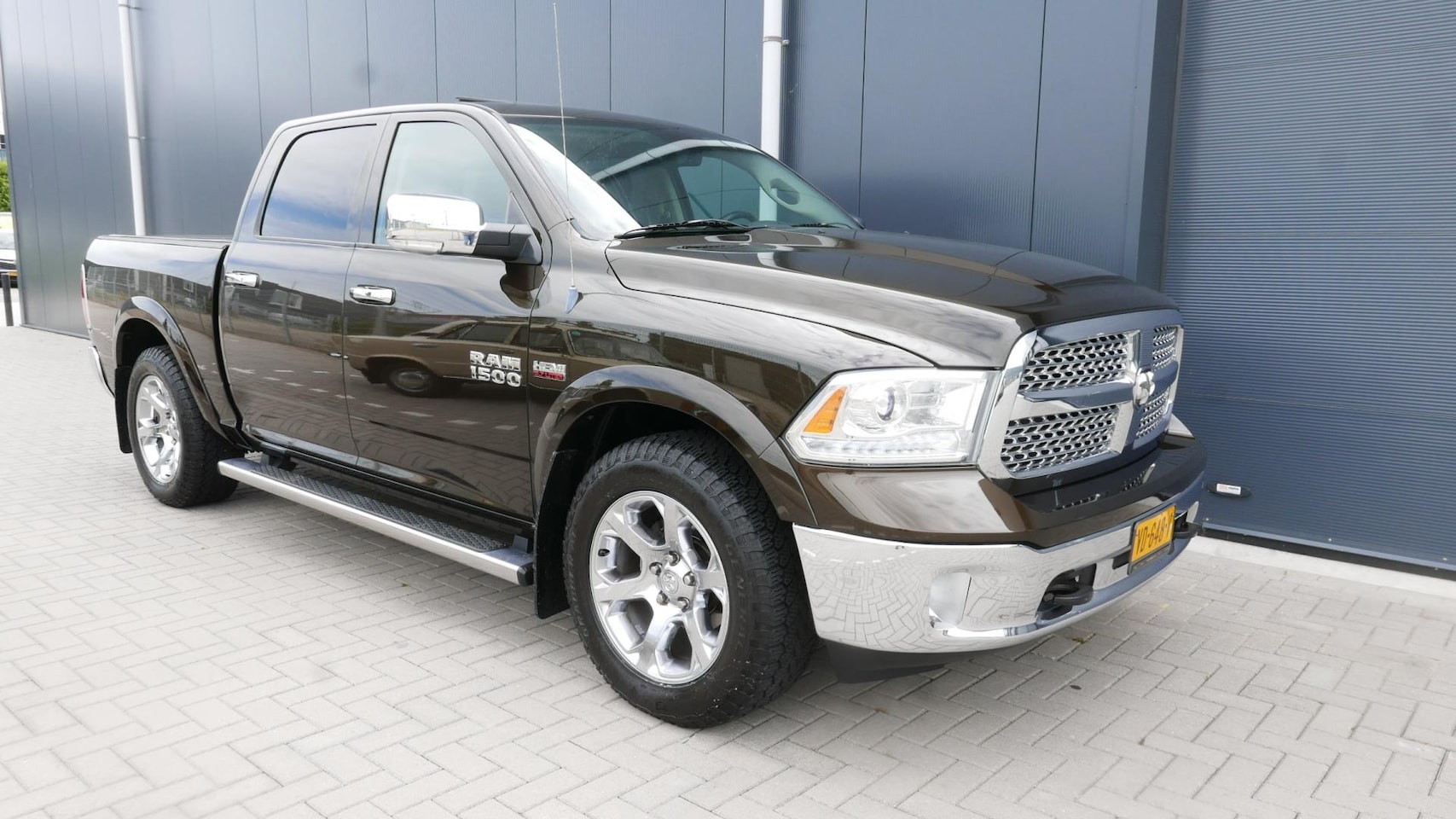 Dodge Ram 1500 - 5.7 V8 401 PK Quad Cab 6'4 154473 KM, NIEUWSTAAT. - AutoWereld.nl
