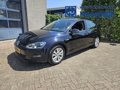 Volkswagen Golf - 1.0 TSI Connected Series