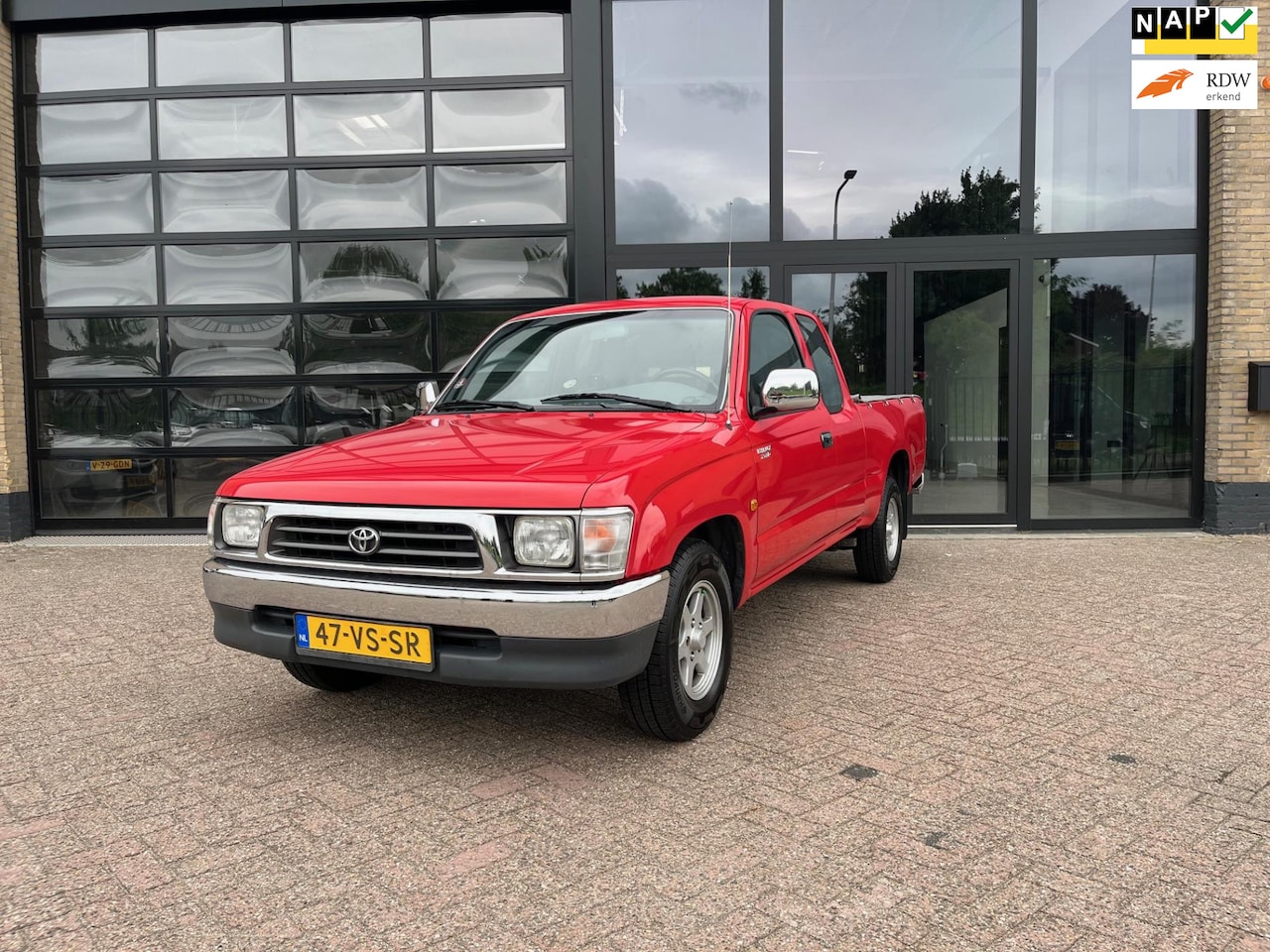 Toyota HiLux - 2.4 Xtra Cab Pick-UP, 1 eigenaar, Uniek, Airco - AutoWereld.nl