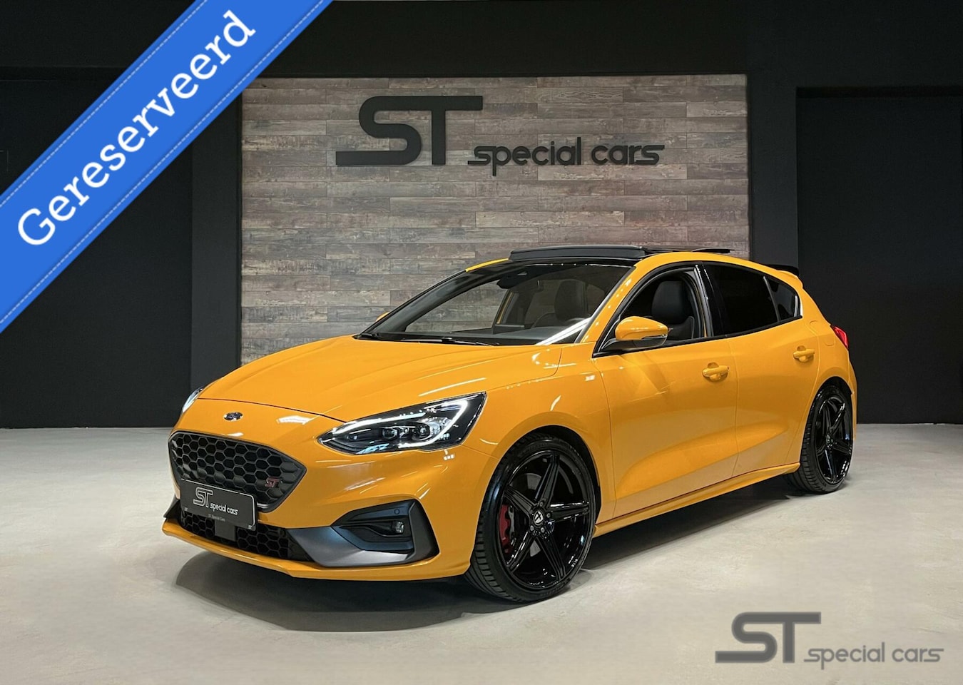 Ford Focus - 2.3 EcoBoost ST-3 X|Pano|Virtual|Dealer - AutoWereld.nl