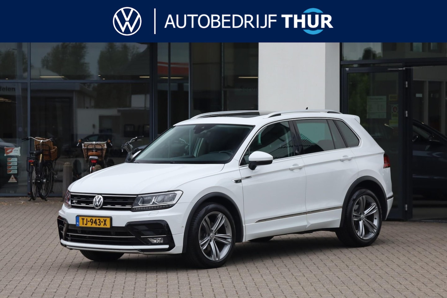 Volkswagen Tiguan - 1.4 TSI ACT Comfortline Business R 110KW/150PK DSG, Panoramadak, achteruitrijcamera, navig - AutoWereld.nl