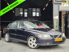 Volvo S60 - 2.4 Drivers Edition|Trekhaak|Leer|PDC|Climate|NAP