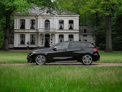 BMW 1-serie - M135i xDrive High Executive | Pano-dak | Head-up | Sportstoelen | Adaptief onderstel