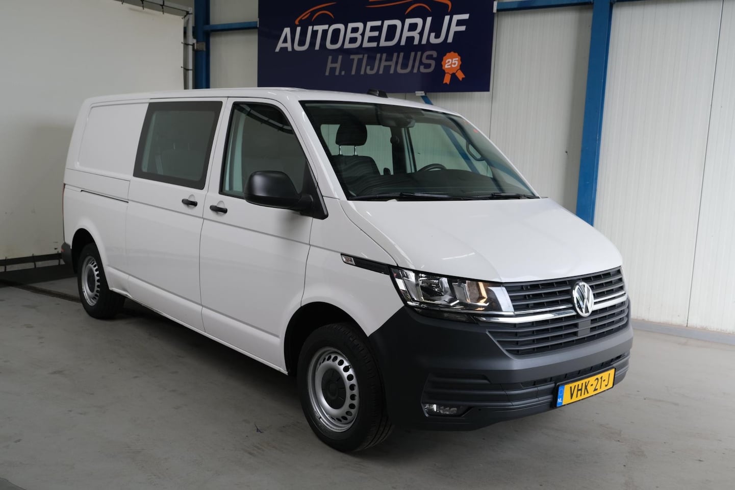 Volkswagen Transporter - 2.0 TDI L2H1 30 DC 2.0 TDI L2H1 30 DC - AutoWereld.nl
