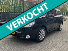 Mitsubishi Outlander - 2.0 PHEV Executive Zwart CAMERA|NAP|APK
