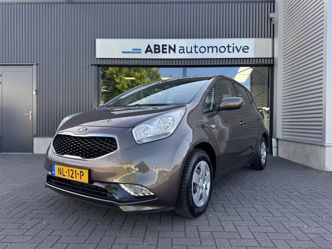 Kia Venga - 1.4 CVVT DynamicPLusLine 1.4 Cvvt Dynamic Plus Line (NAVI|CAMERA|4-SEIZ|CRUISE|PDC) - AutoWereld.nl