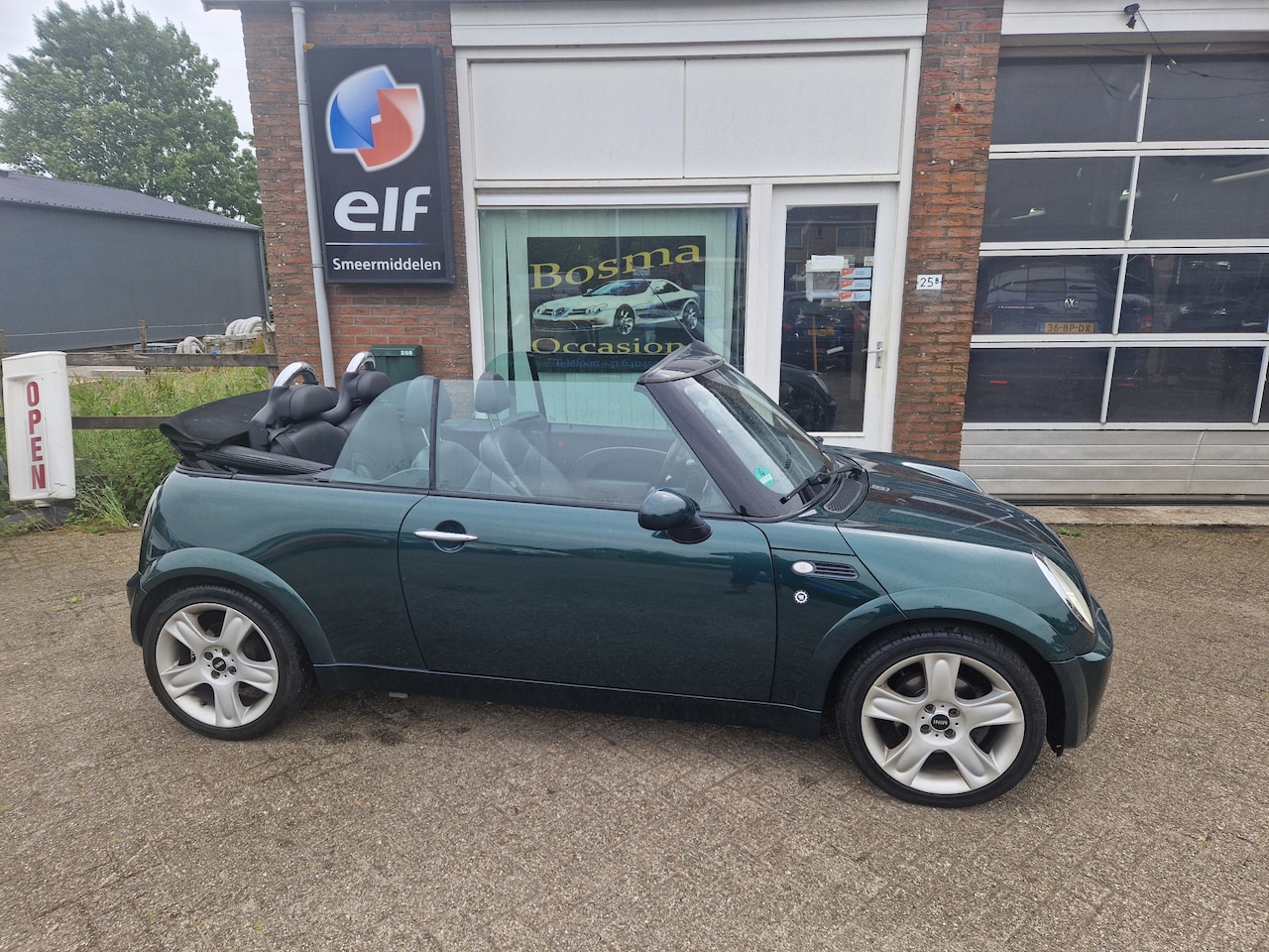 MINI Cabrio - Mini 1.6i "Cooper" Cabrio - Leder - Stoelverwarming - Airco - Apk 22-06-2026 !! - AutoWereld.nl