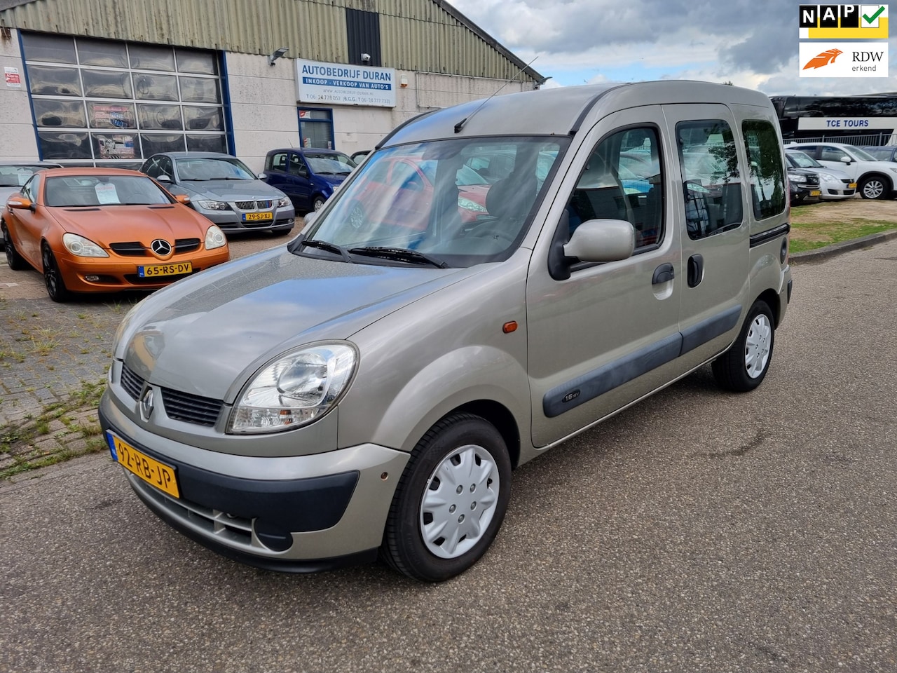 Renault Kangoo - 1.6-16V Privilège Bj:2005 NAP! - AutoWereld.nl