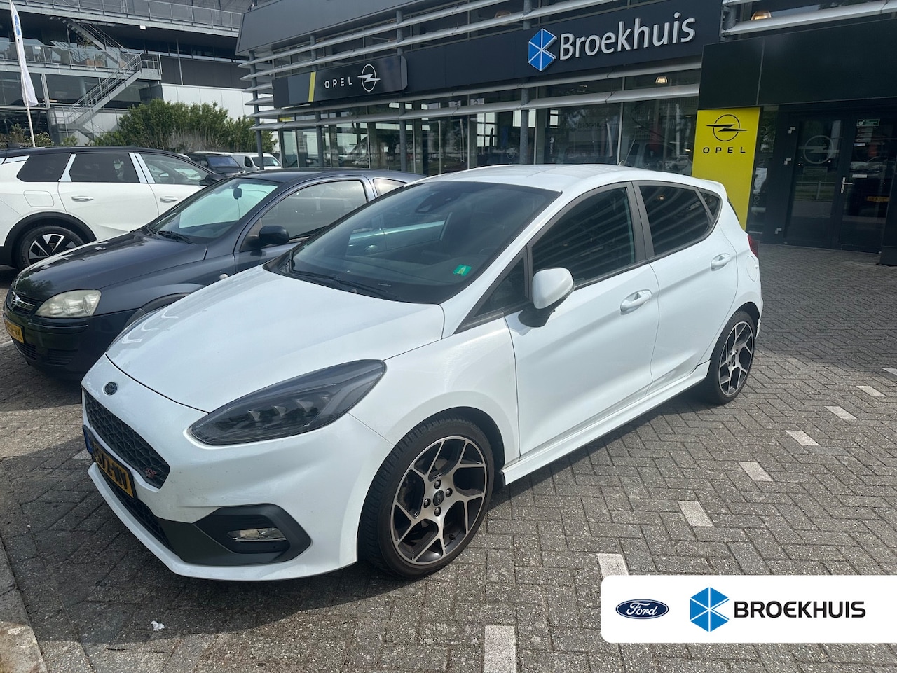 Ford Fiesta - 1.5 EcoBoost ST | Performance Pack | Dealer Onderhouden | Camera | Winter Pakket | Full LE - AutoWereld.nl