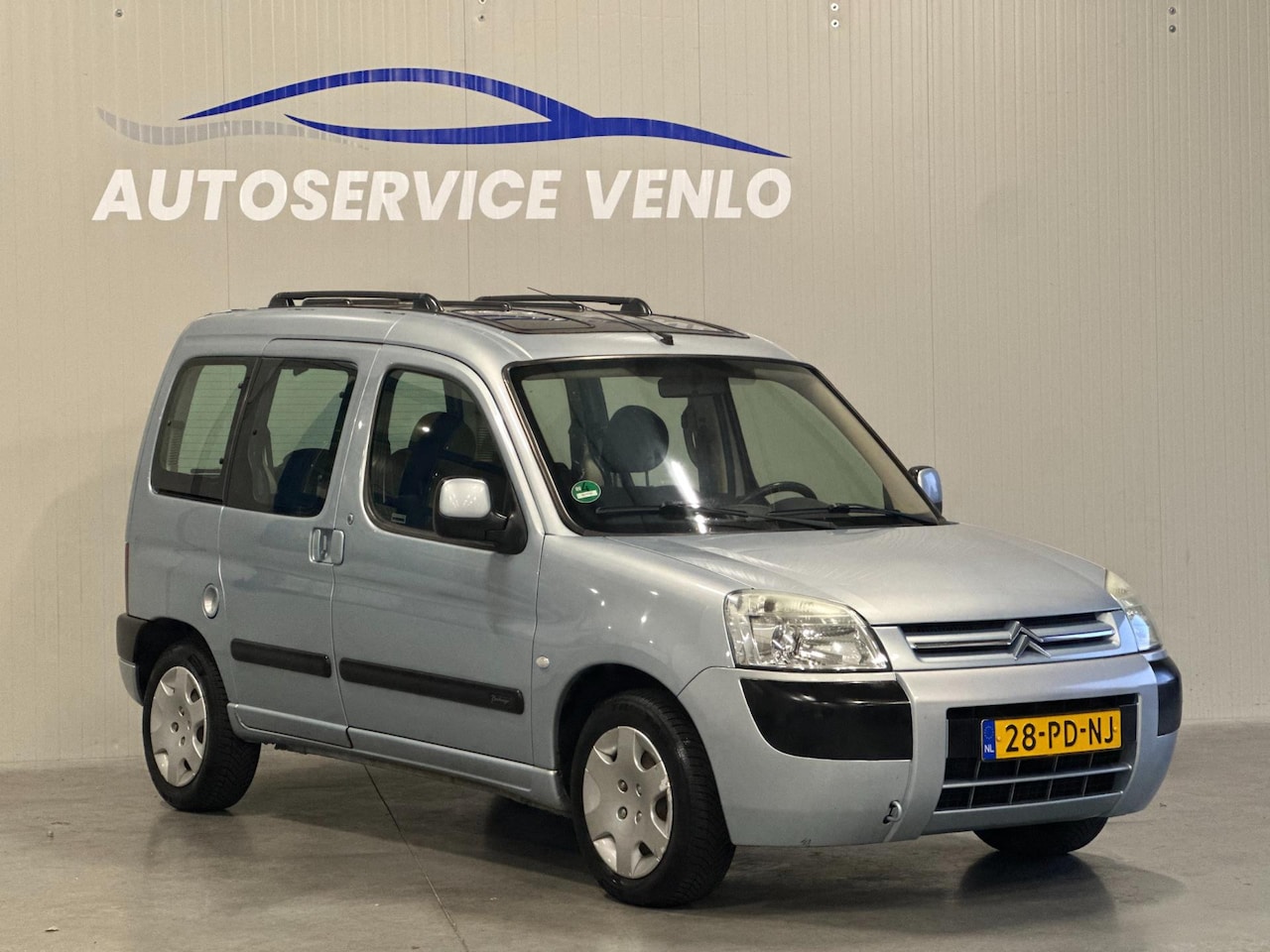 Citroën Berlingo - 1.6i Multispace Petit Paradis |Panoramadak |Trekhaak |2x Schuifdeur - AutoWereld.nl
