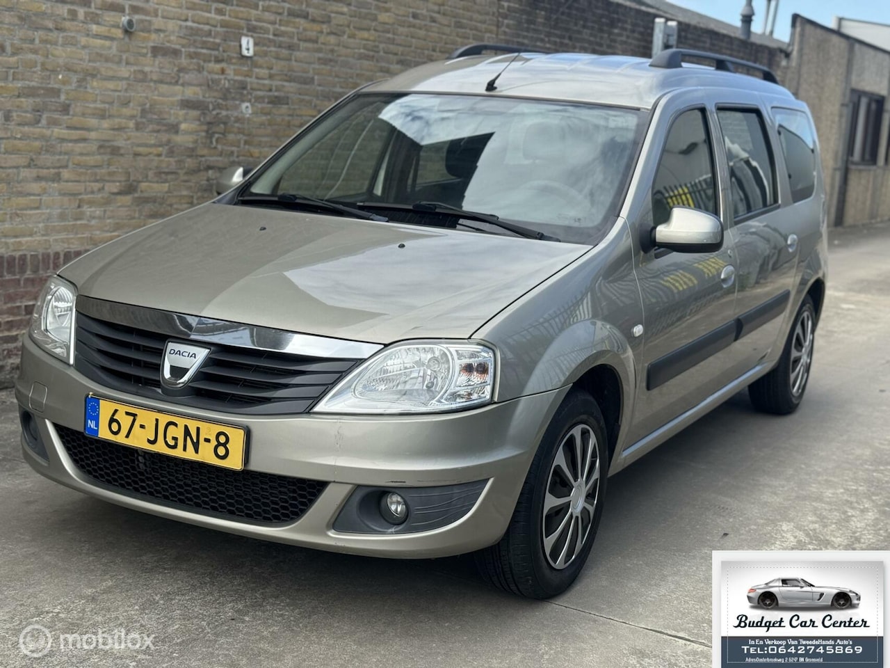 Dacia Logan MCV - 1.6-16V Blackline 7p. 1.6-16V Blackline 7p. - AutoWereld.nl