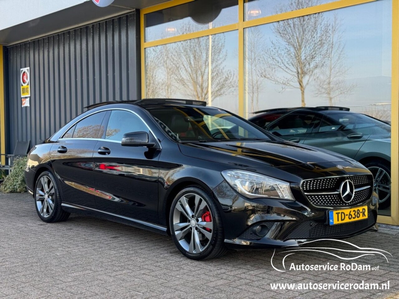 Mercedes-Benz CLA-Klasse - 180 Ambition | leer | xenon | schuif/kantel | 18'' | navi | - AutoWereld.nl