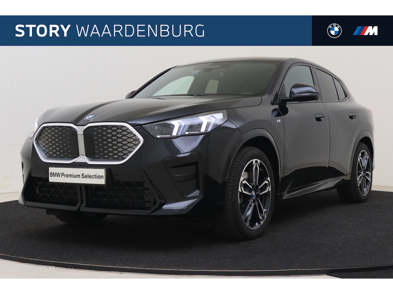BMW iX2 - xDrive30 High Executive M Sport / Sportstoelen / Adaptieve LED / M Adaptief onderstel / He - AutoWereld.nl