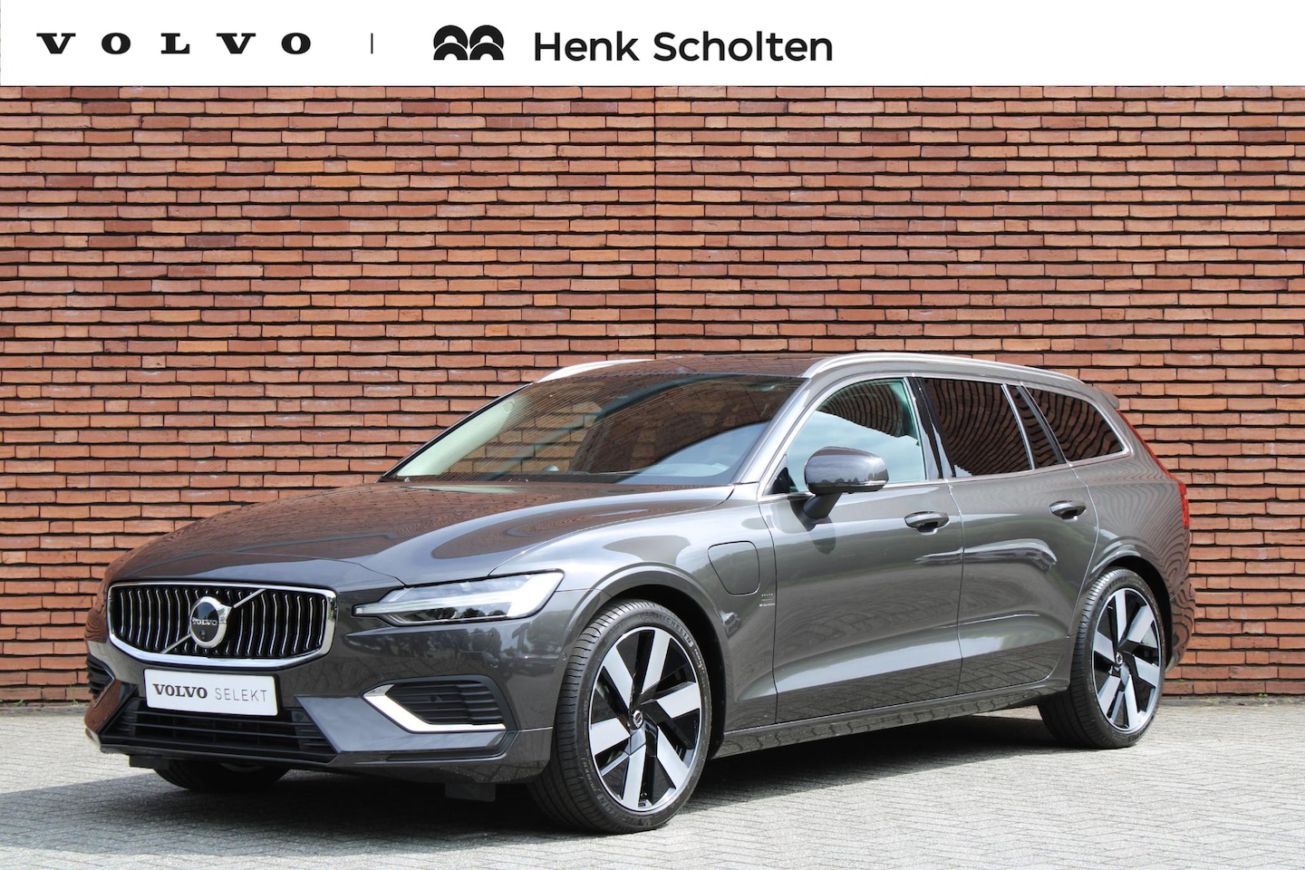 Volvo V60 - T6 AWD AUT8 350PK Ultra Bright | Bowers & Wilkins audiosysteem | 360 graden camera | 19" L - AutoWereld.nl