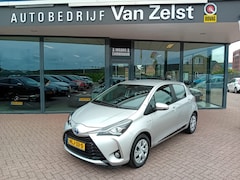 Toyota Yaris - 1.5 Hybrid Automaat, Airco(automatisch), Multimediasysteem, Bluetooth, Camera, Lane assist