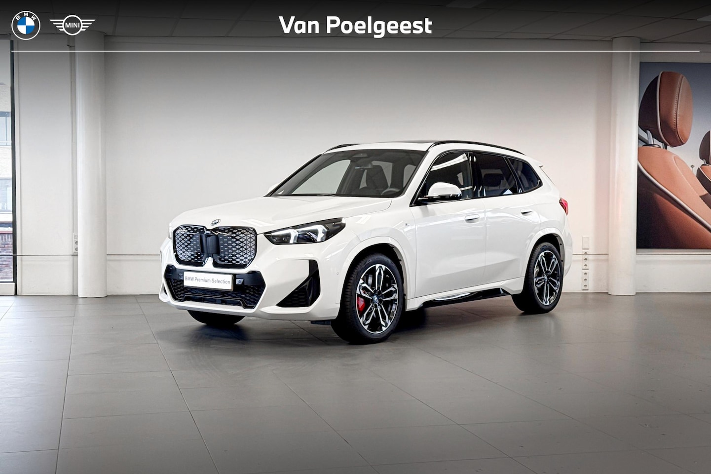BMW iX1 - eDrive20 67 kWh | M Sport | Glazen Panoramadak | Stoelverwarming | Comfort Access | Select - AutoWereld.nl
