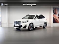 BMW iX1 - eDrive20 67 kWh | M Sport | Glazen Panoramadak | Stoelverwarming | Comfort Access | Select