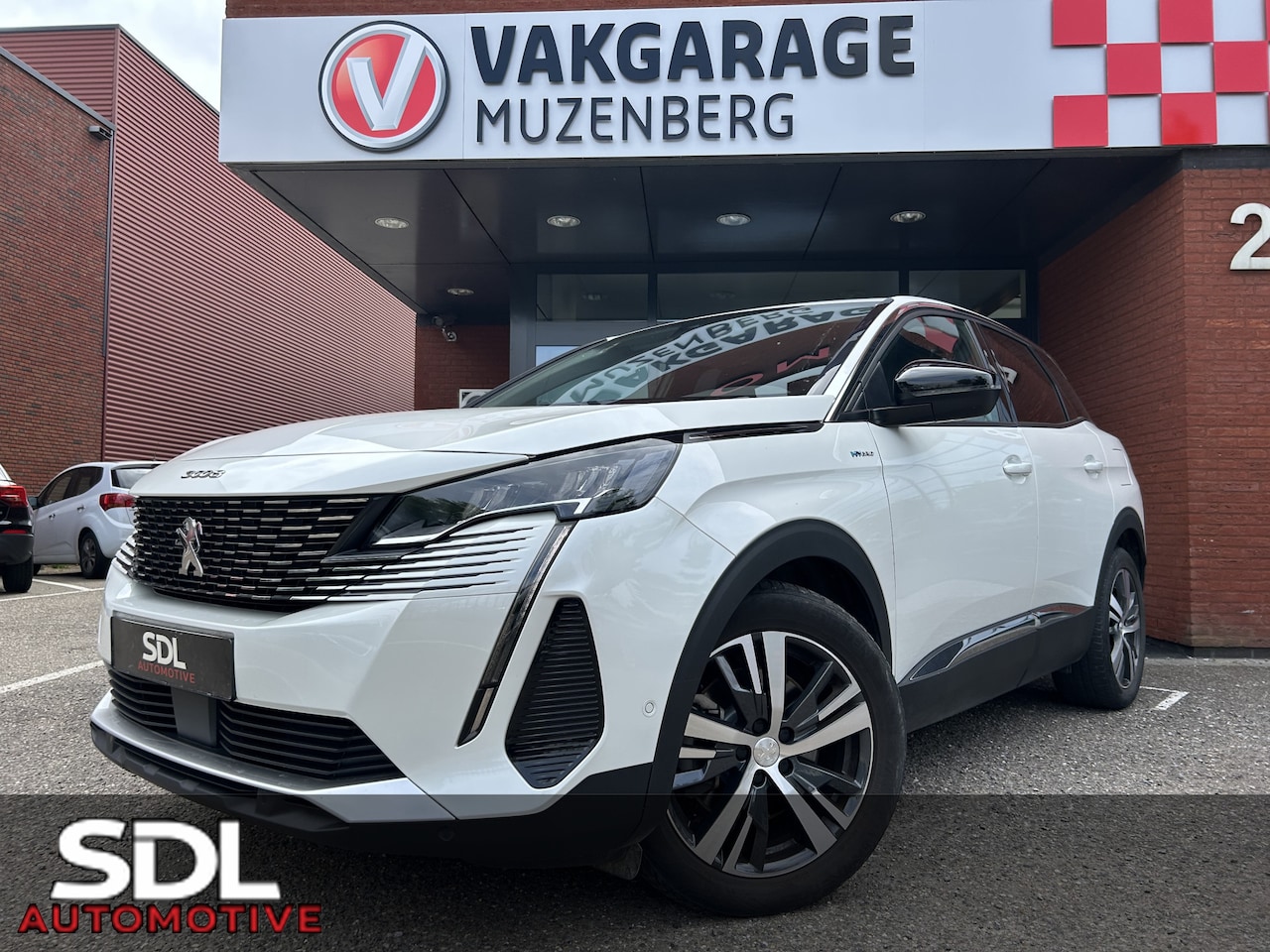 Peugeot 3008 - 1.6 HYbrid 225 Allure Pack Business // LED // NAVI + CARPLAY // CLIMA // CAMERA // HALF-LE - AutoWereld.nl