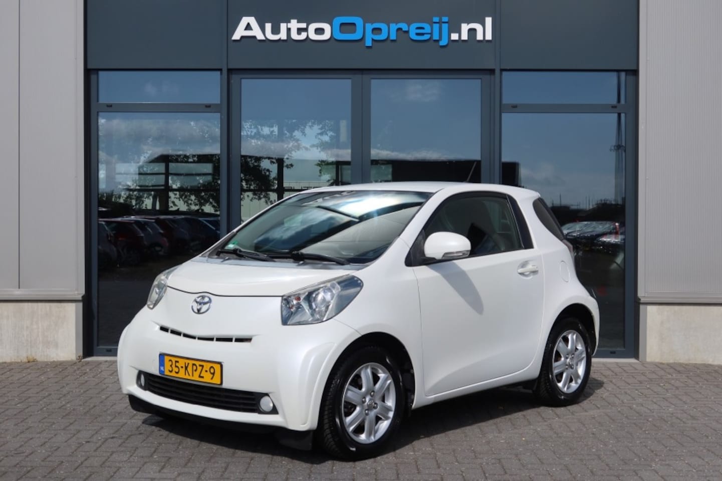 Toyota iQ - 1.0 VVTi Aspiration Clima, Leder bekleding, Stoelverwarming - AutoWereld.nl