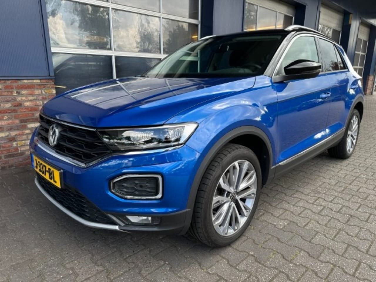 Volkswagen T-Roc - 1.5 TSI SPORT  TREKHAAK.  CAMERA. AUTOMAAT.  ALL.IN. - AutoWereld.nl