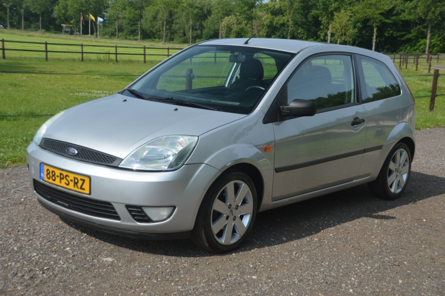 Ford Fiesta - 1.4-16V Futura Airco APK Mei 2026 - AutoWereld.nl