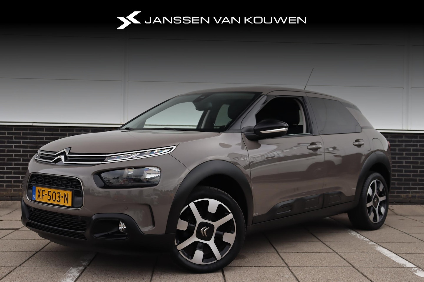 Citroën C4 Cactus - 1.2 PureTech Shine * ECC * Trekhaak * Camera - AutoWereld.nl