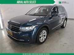 Volkswagen Tiguan - 1.5 TSI 150pk Automaat Life Business | Trekhaak | Winterpakket | Ergo Stoelen | 18" | Navi