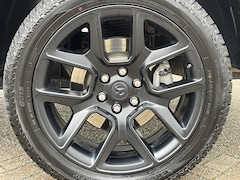 Dodge Ram Pick Up - 1500 4x4 Crew Cab Laramie Night LPG