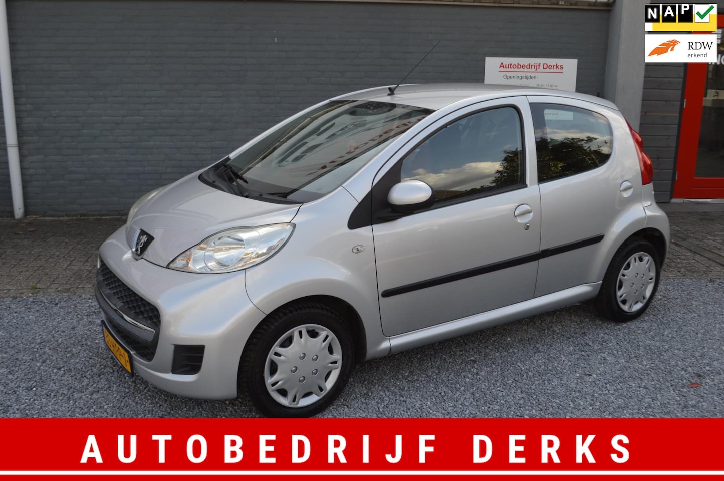 Peugeot 107 - 1.0-12V Sublime Airco 5Drs Stuurbekrachtiging Jaar Garantie - AutoWereld.nl