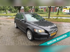 Volvo V50 - 2.4i 5-Cilinder 140pk LPG-G3 Trekhaak 1500kg. Clima Youngtimer