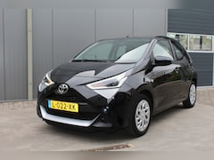 Toyota Aygo - 1.0 VVT-i x-play 5 drs. Camera Apple/Android