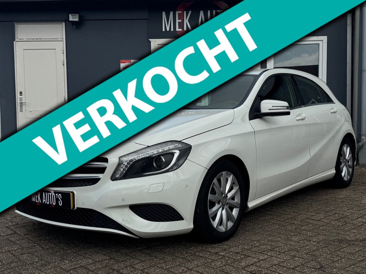 Mercedes-Benz A-klasse - 180 Edition Navigatie 4U3|Airco|Stoelv - AutoWereld.nl